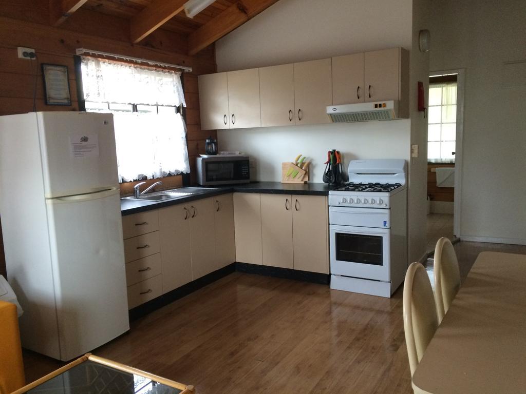 Smugglers Cove Holiday Village Форстер Номер фото